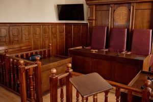 ¿Qué ocurre si no te presentas a un juicio penal?
